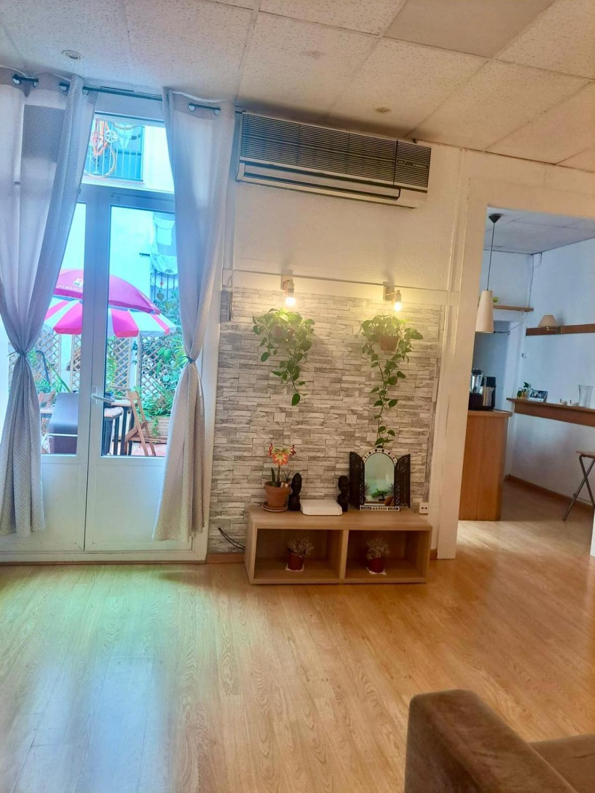 Habitacion Para Grupos Hasta 8 En Plena Rambla De Cataluna Barcelona Exterior foto