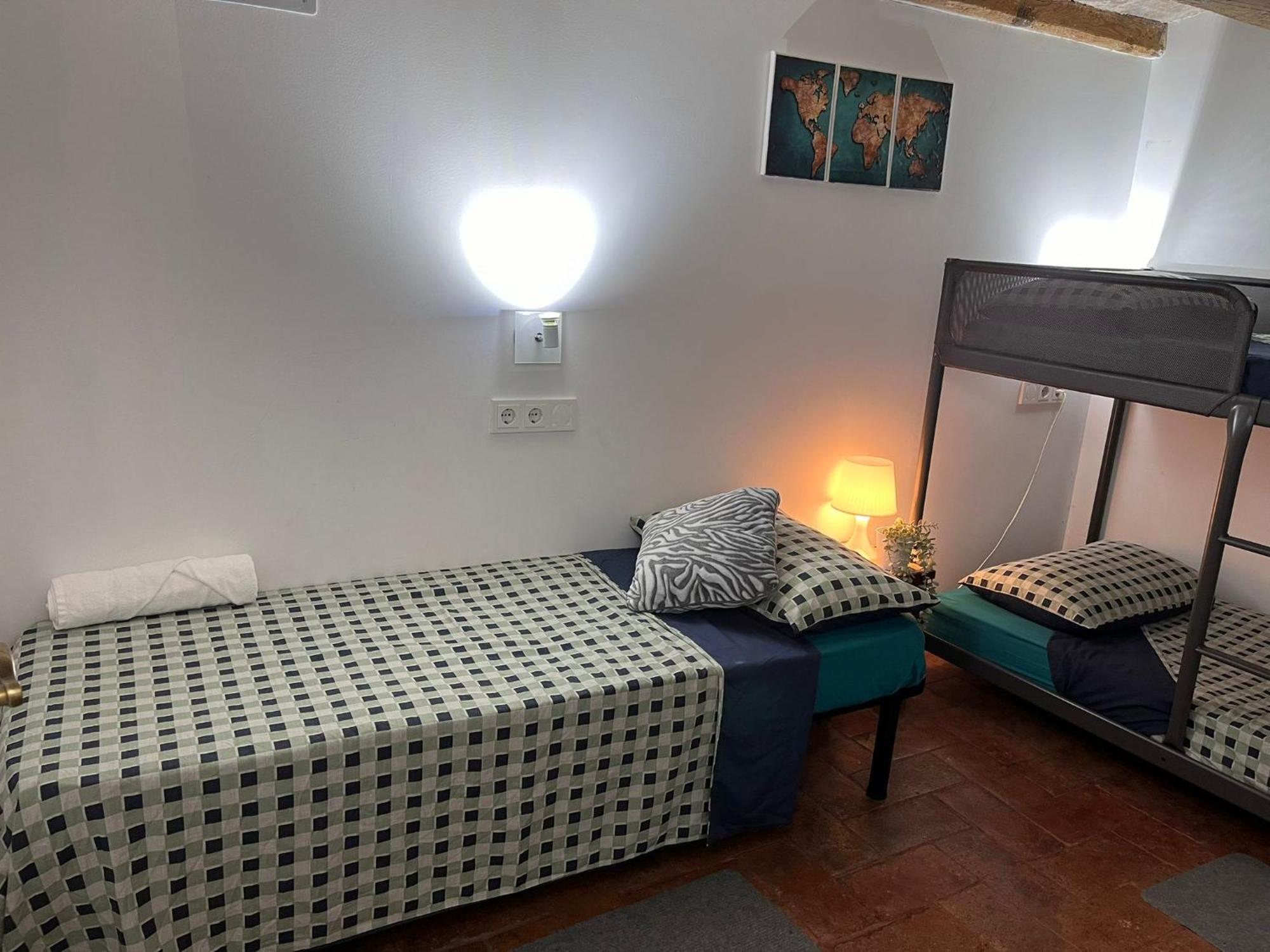 Habitacion Para Grupos Hasta 8 En Plena Rambla De Cataluna Barcelona Exterior foto